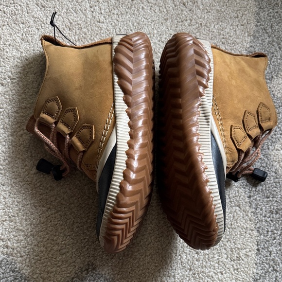 Sorel Youth Classic Out N About Brown and Black Outdoor Boots. Size 3 (big girl) - Picture 7 of 9